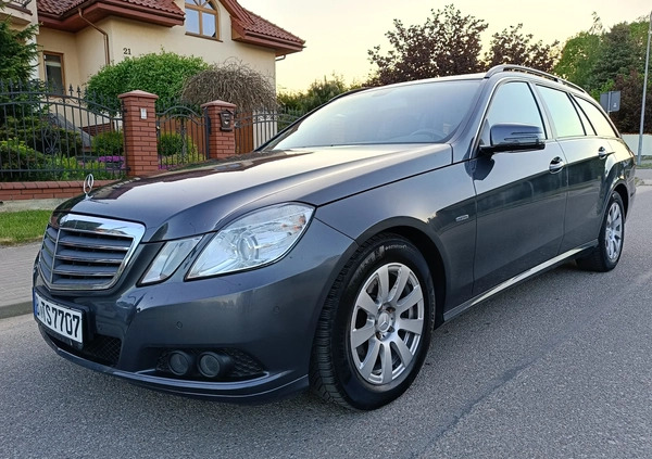 Mercedes-Benz Klasa E cena 40900 przebieg: 242000, rok produkcji 2011 z Nidzica małe 704